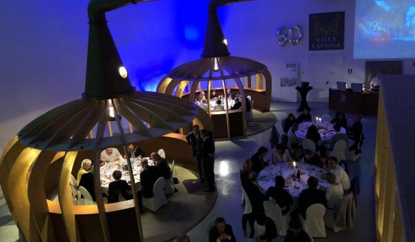 Showroom &amp; Lounge