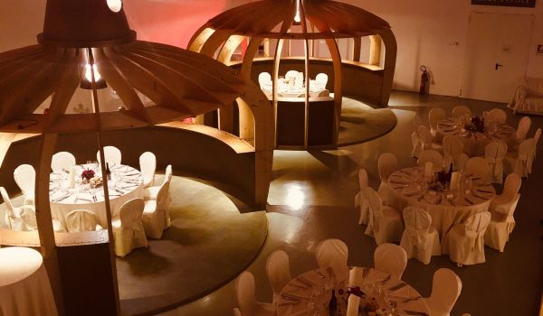 Showroom &amp; Lounge